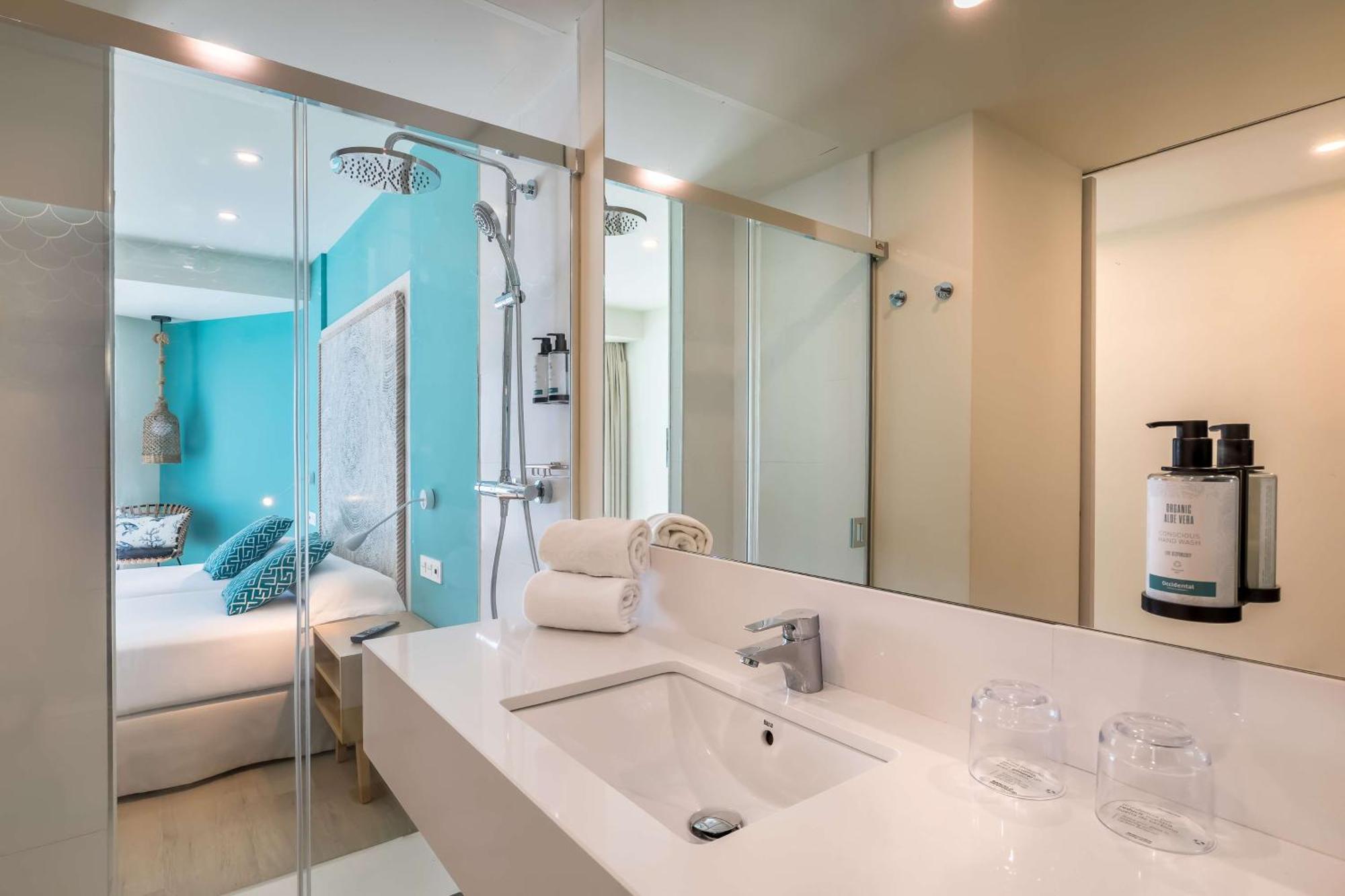Double or Twin Room Side Sea View,1589631304:JPEG