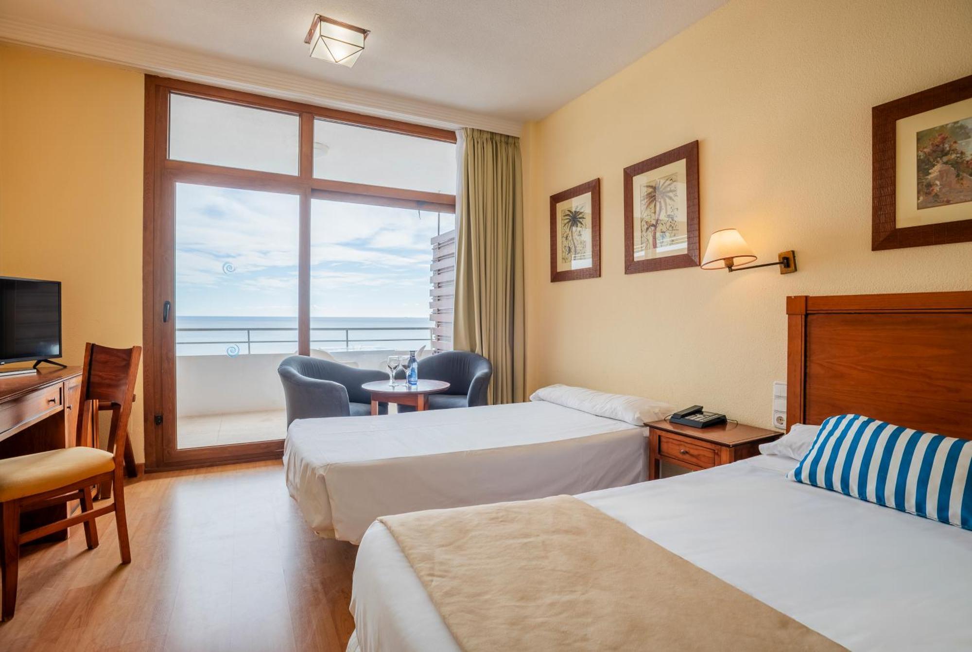 Deluxe Driepersoonskamer met Uitzicht op Zee