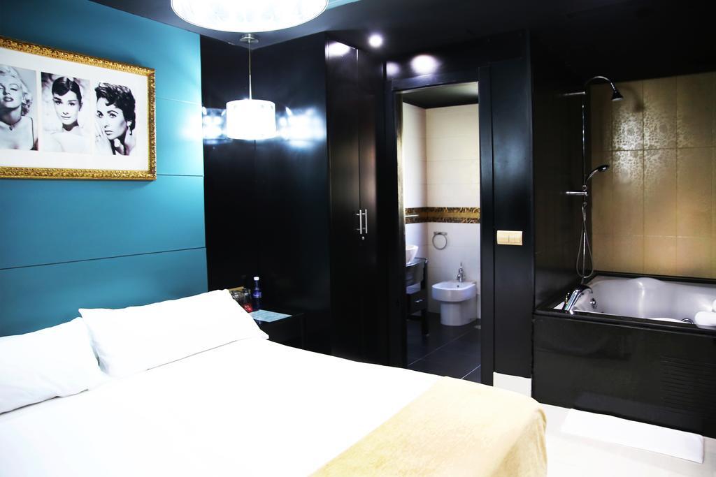 Deluxe Room Spa Bath